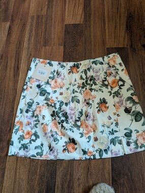 Kittenish Floral Mini Skirt in Cream, Peach and Green